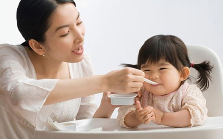 Cách mẹ lên thực đơn giúp bé tăng cân mà không cần ép ăn
